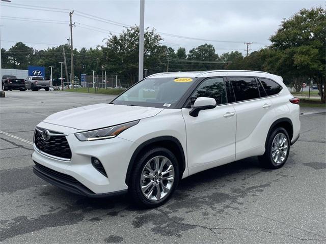 used 2021 Toyota Highlander car, priced at $36,928