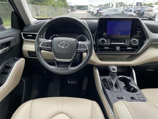 used 2023 Toyota Highlander car, priced at $37,628