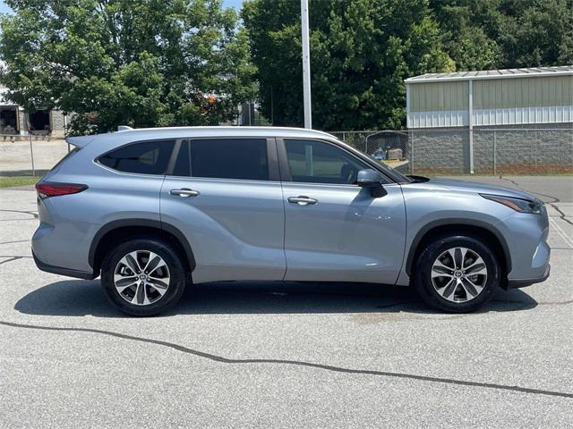 used 2023 Toyota Highlander car, priced at $37,928
