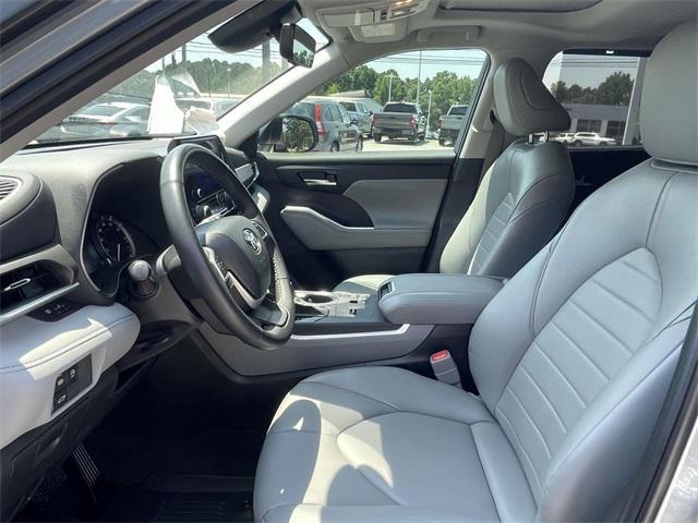 used 2023 Toyota Highlander car, priced at $37,928