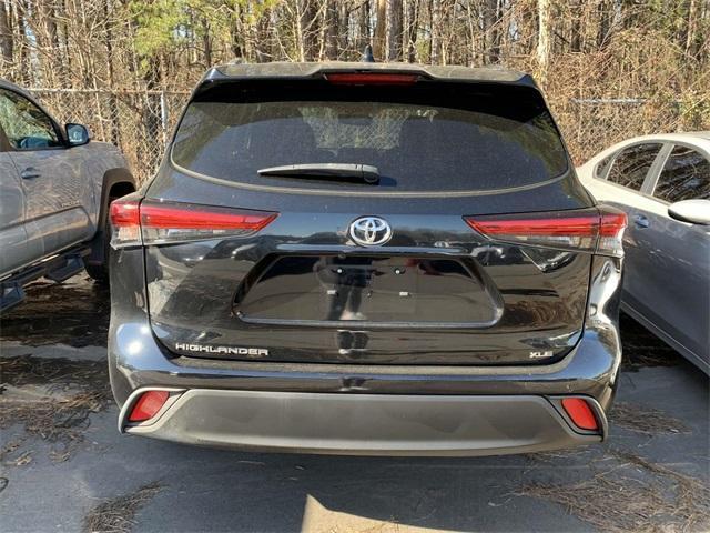 used 2021 Toyota Highlander car, priced at $32,217