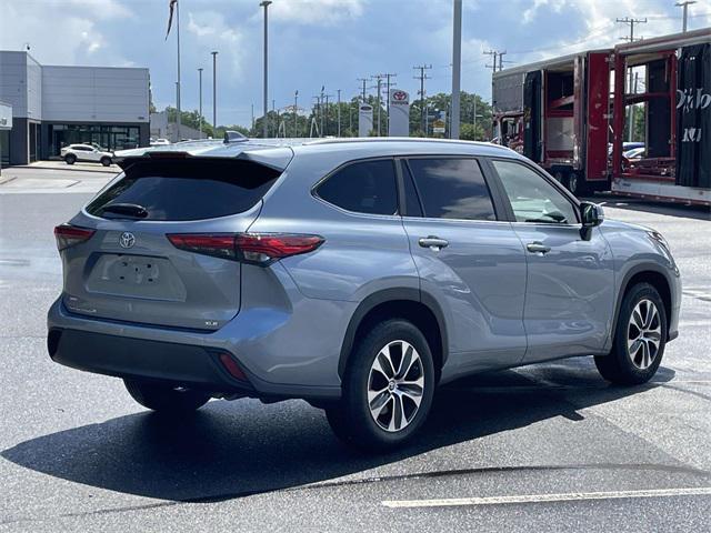 used 2023 Toyota Highlander car, priced at $38,396