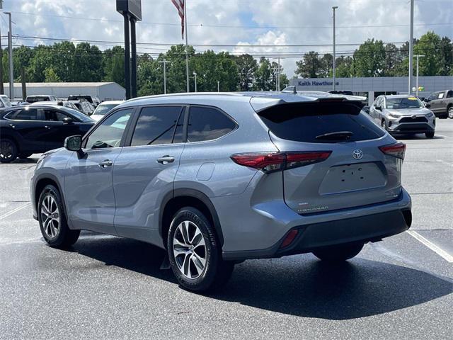 used 2023 Toyota Highlander car, priced at $38,396