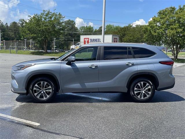 used 2023 Toyota Highlander car, priced at $38,396