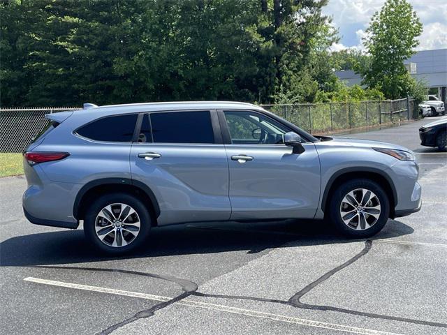 used 2023 Toyota Highlander car, priced at $38,396
