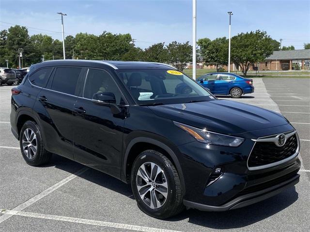 used 2023 Toyota Highlander car, priced at $38,328