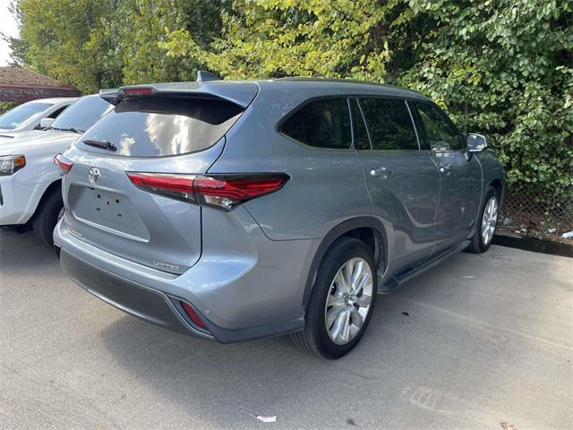 used 2022 Toyota Highlander car, priced at $34,908
