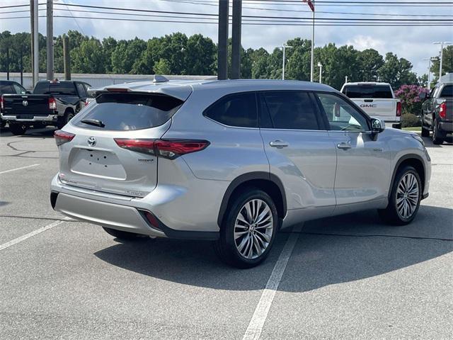 used 2021 Toyota Highlander Hybrid car, priced at $36,728