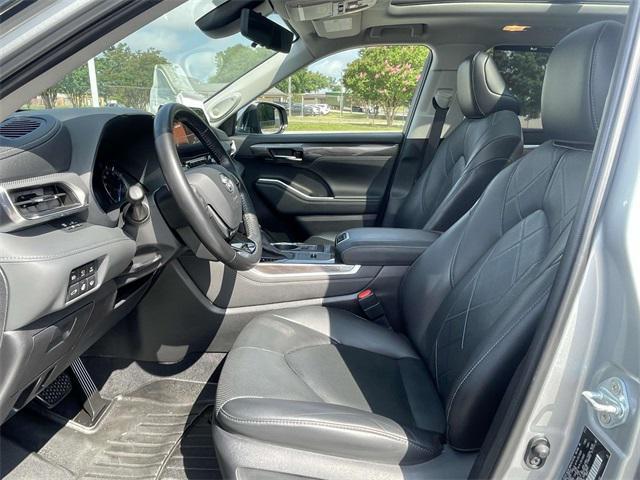 used 2021 Toyota Highlander Hybrid car, priced at $36,728