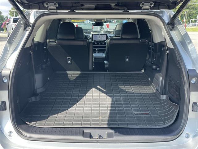 used 2021 Toyota Highlander Hybrid car, priced at $36,728