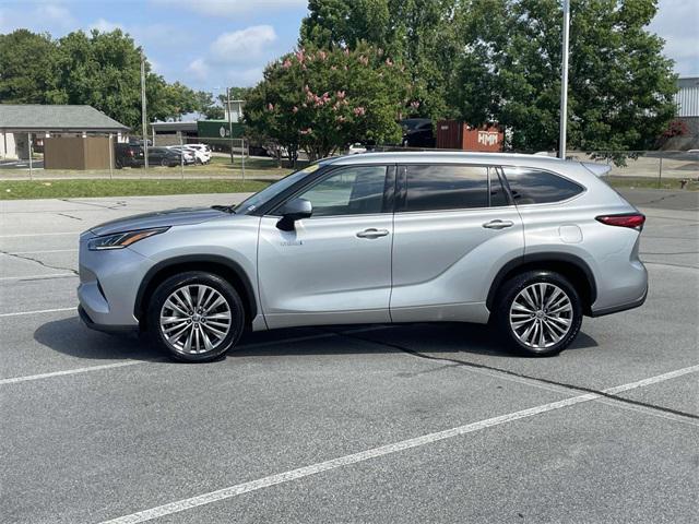 used 2021 Toyota Highlander Hybrid car, priced at $36,728