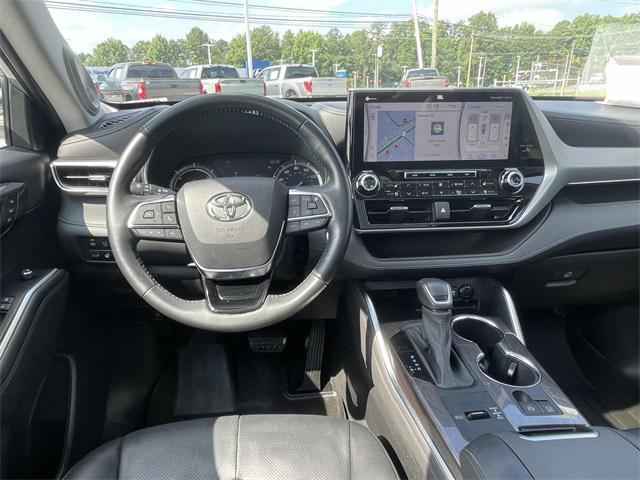 used 2021 Toyota Highlander Hybrid car, priced at $36,728