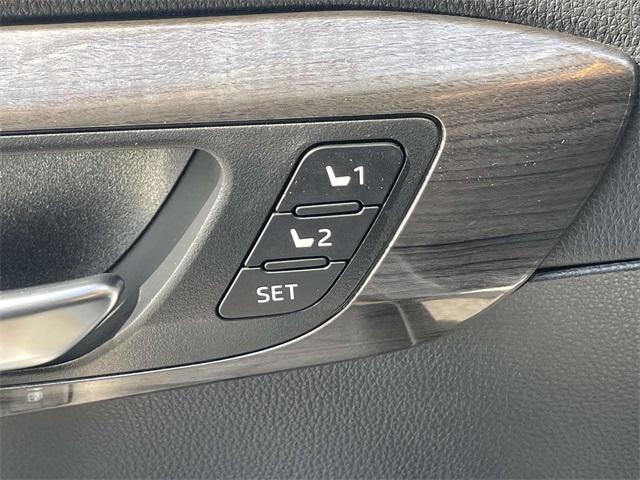 used 2021 Toyota Highlander Hybrid car, priced at $36,728
