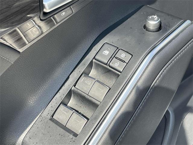 used 2021 Toyota Highlander Hybrid car, priced at $36,728