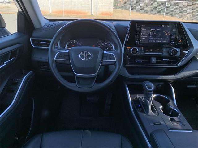 used 2022 Toyota Highlander car, priced at $37,585