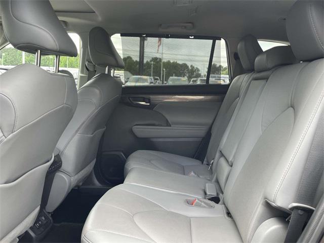 used 2021 Toyota Highlander Hybrid car, priced at $41,987
