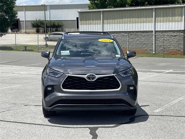 used 2021 Toyota Highlander car, priced at $31,164