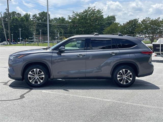 used 2021 Toyota Highlander car, priced at $31,164
