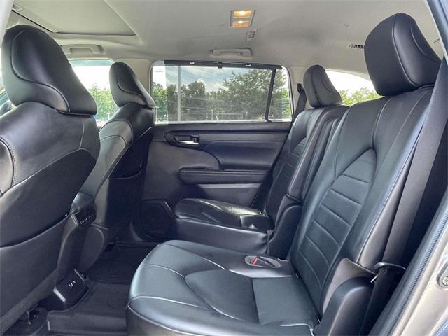 used 2021 Toyota Highlander car, priced at $31,164