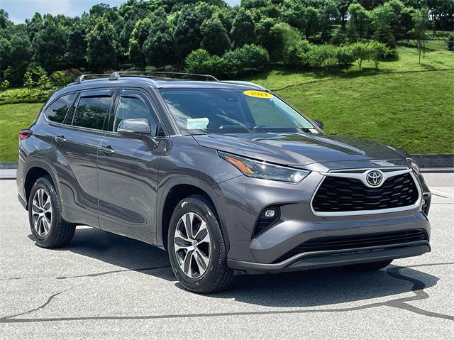 used 2021 Toyota Highlander car, priced at $31,164