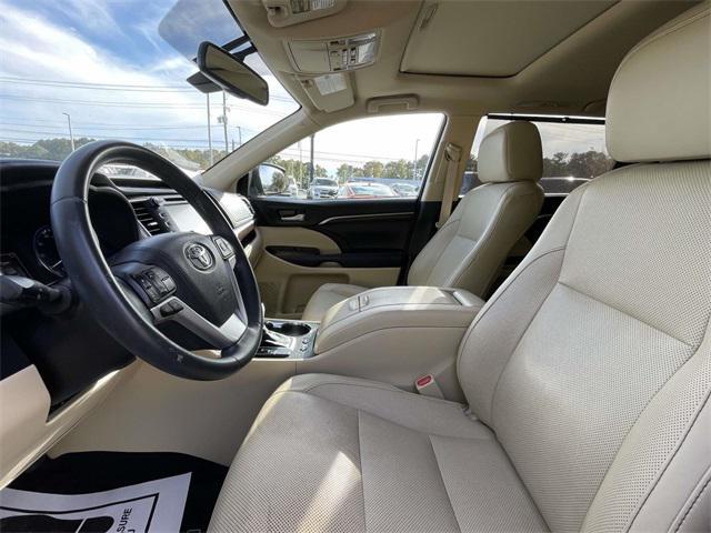 used 2015 Toyota Highlander car, priced at $15,900