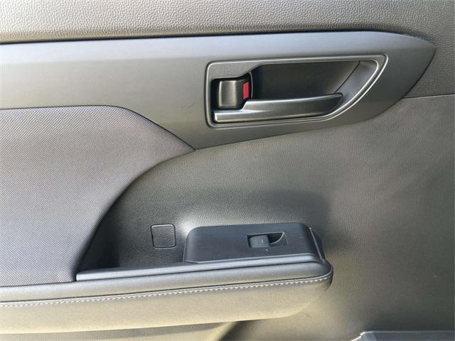 used 2024 Toyota Highlander car, priced at $37,499