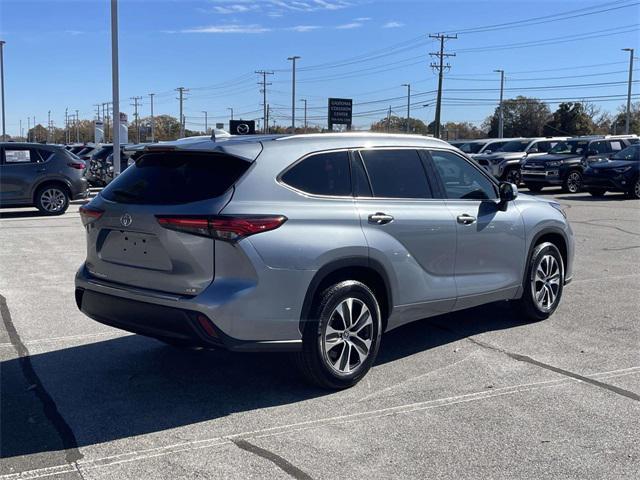 used 2021 Toyota Highlander car, priced at $30,392