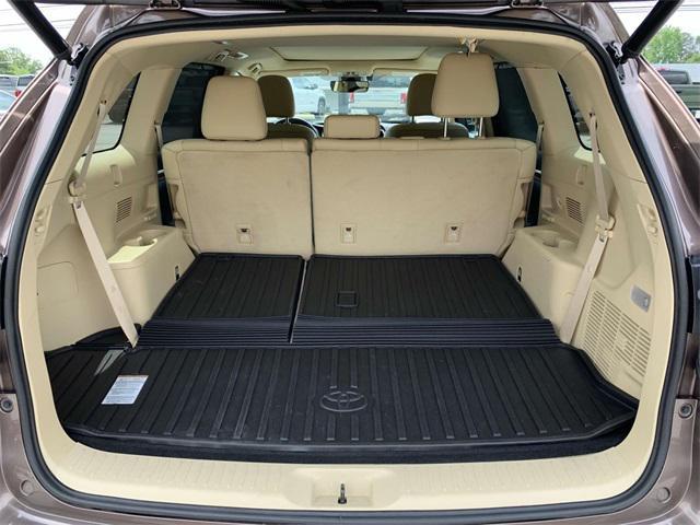 used 2018 Toyota Highlander car, priced at $31,828