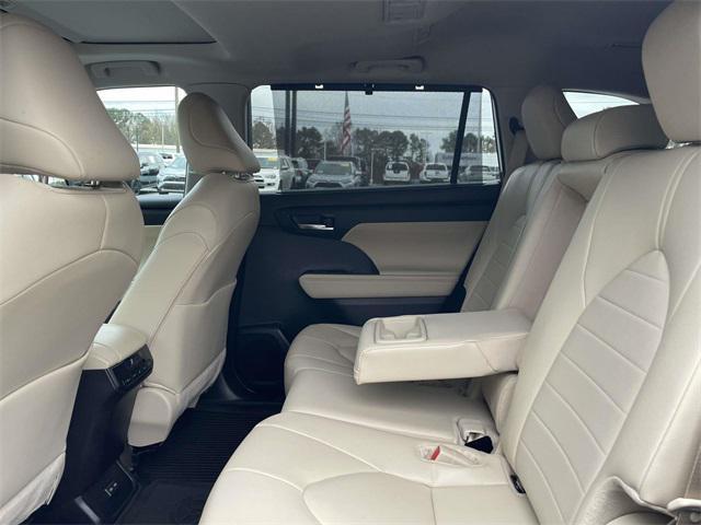 used 2024 Toyota Highlander Hybrid car, priced at $46,701