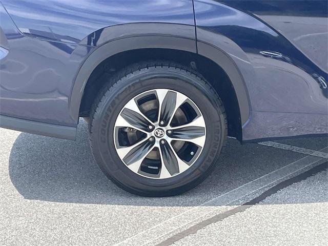 used 2020 Toyota Highlander car, priced at $29,269