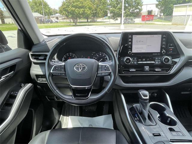 used 2020 Toyota Highlander car, priced at $29,269