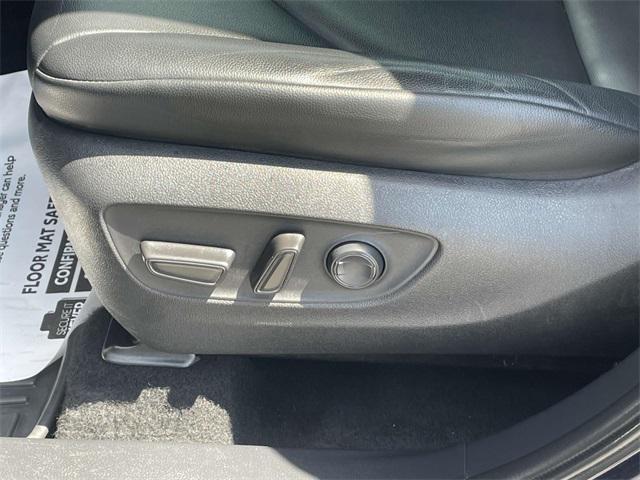used 2020 Toyota Highlander car, priced at $29,269