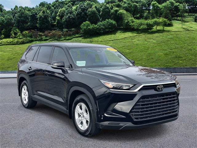 used 2025 Toyota Highlander car, priced at $42,493