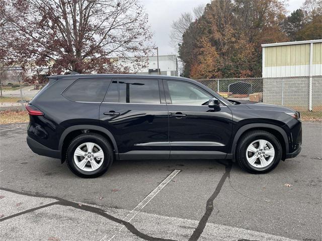 used 2025 Toyota Highlander car, priced at $42,493