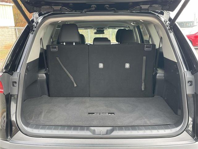 used 2025 Toyota Highlander car, priced at $42,493