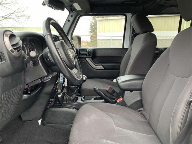 used 2015 Jeep Wrangler Unlimited car, priced at $14,618