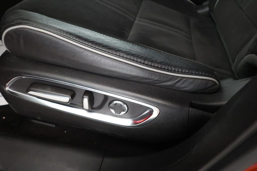 used 2020 Acura MDX car, priced at $31,295