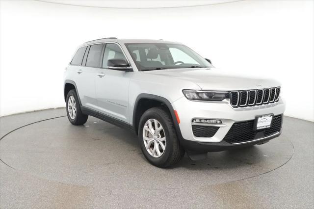 used 2022 Jeep Grand Cherokee car, priced at $31,495