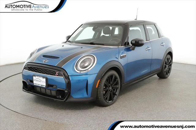 used 2022 MINI Hardtop car, priced at $19,495