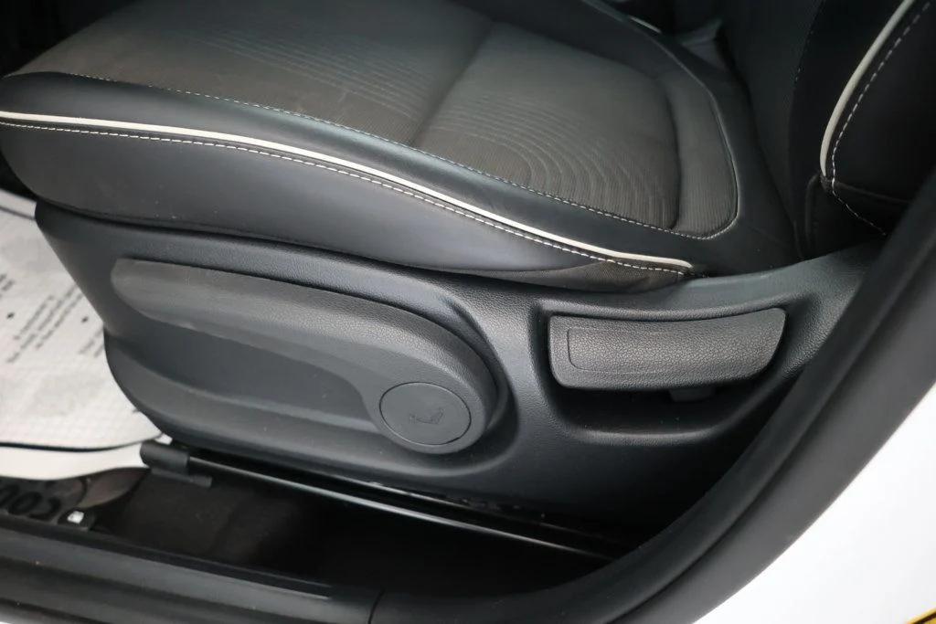 used 2023 Hyundai Venue car, priced at $15,595