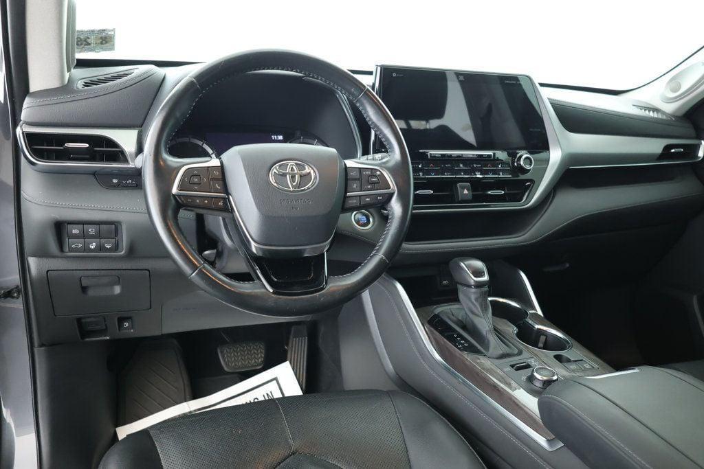 used 2021 Toyota Highlander car, priced at $32,795