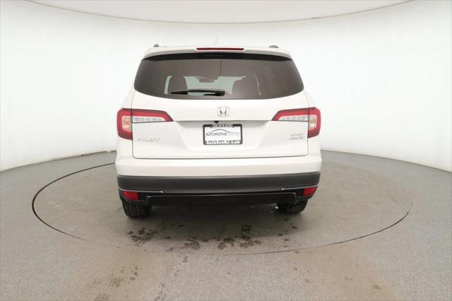 used 2022 Honda Pilot car, priced at $27,995