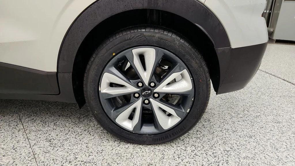 used 2022 Chevrolet Bolt EUV car, priced at $15,495