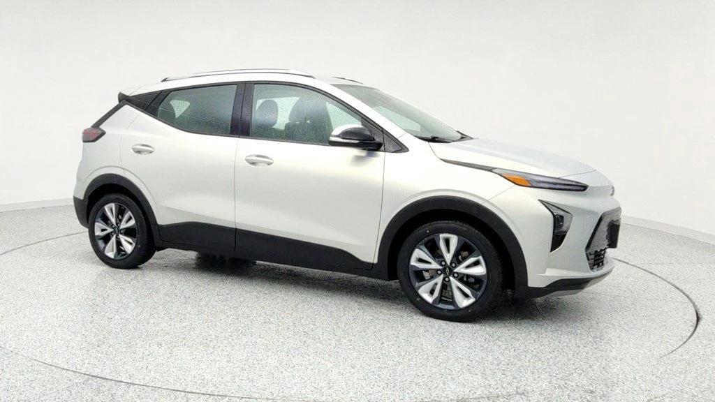 used 2022 Chevrolet Bolt EUV car, priced at $15,495