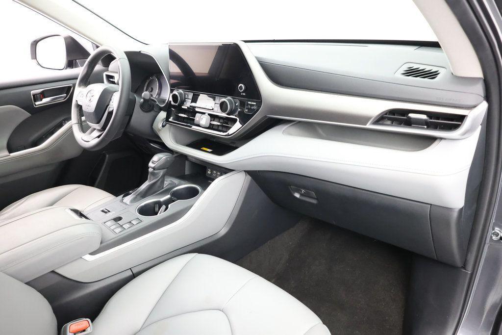 used 2024 Toyota Highlander car, priced at $34,995