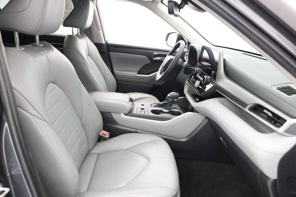 used 2024 Toyota Highlander car, priced at $34,995