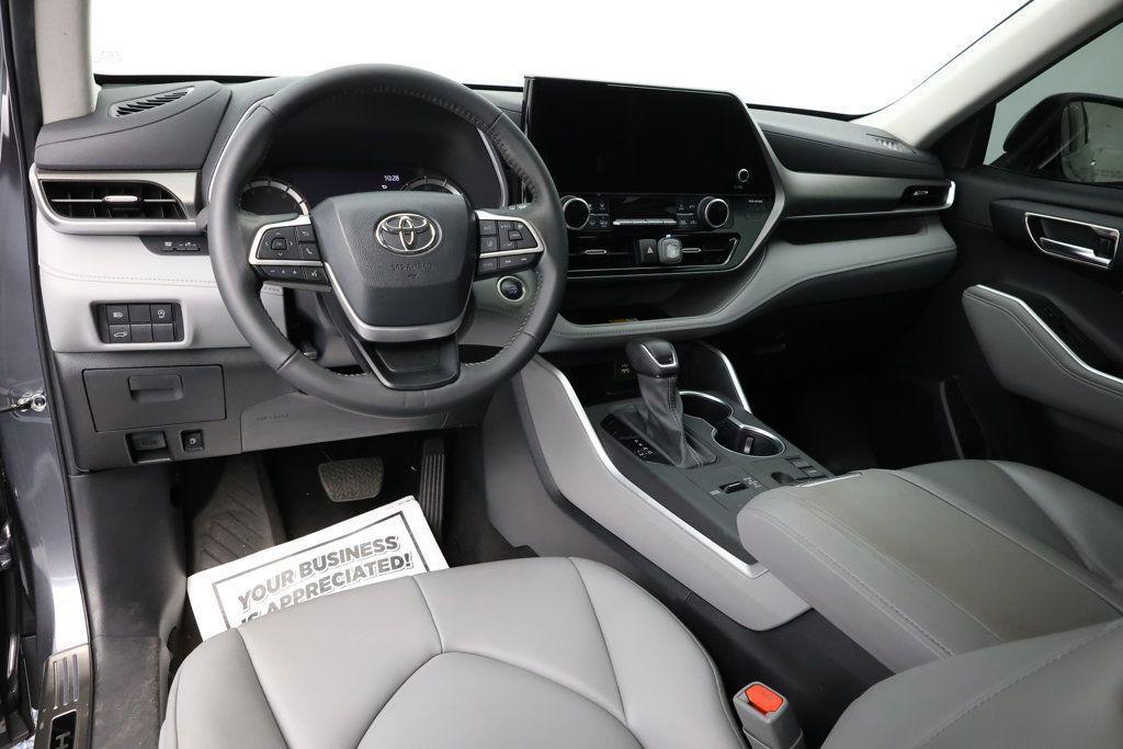 used 2024 Toyota Highlander car, priced at $34,995