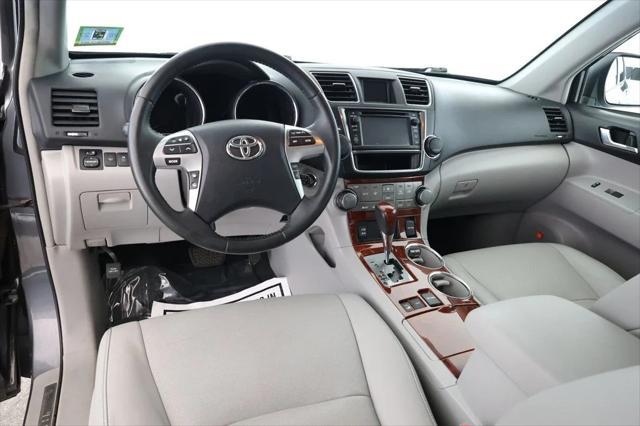 used 2013 Toyota Highlander car, priced at $14,795
