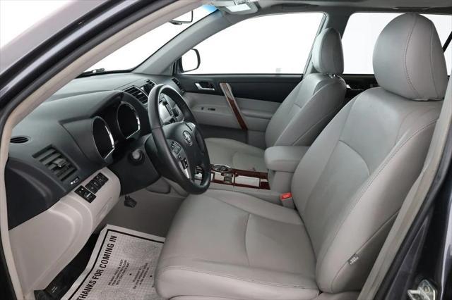 used 2013 Toyota Highlander car, priced at $14,795