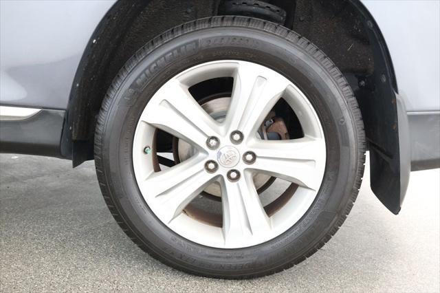 used 2013 Toyota Highlander car, priced at $14,795